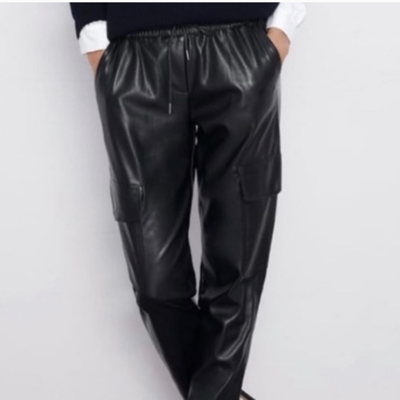 ZARA Faux Leather Black Cargo Joggers Side Slash Pockets Hip Flap Pockets Sz L - Picture 1 of 9